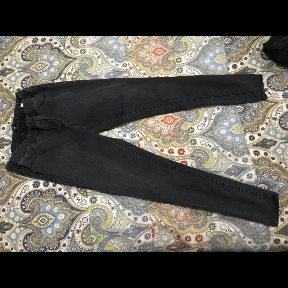 Black jeggings